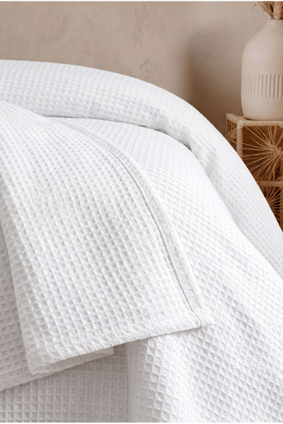 Zühre Home White Double Cotton Pique |   Hotel Comfort |   Piti Checkered Pique, Bedspread |   200 X 230 cm
