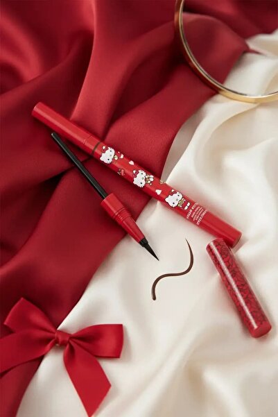 SANRIO Lisanslı Hello Kitty Likit Eyeliner 02 Koyu Kahverengi – Belirgin ve D...