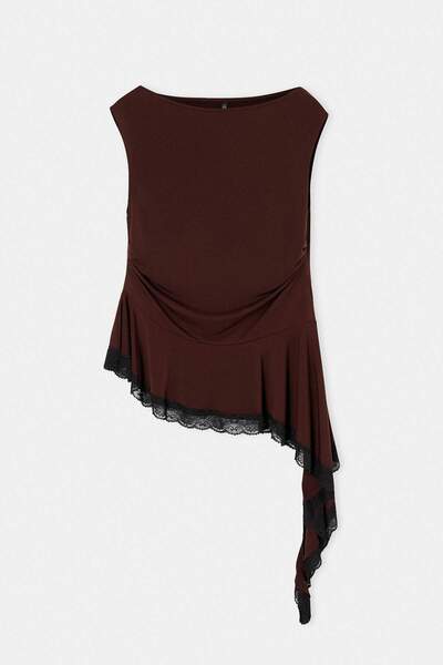 Trendyol Curve Καφέ ασύμμετρη μπλούζα με βολάν και δαντέλα στο τελείωμα, πλεκ...