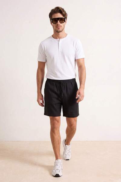 Trendyol Kollektion Schwarze Shorts & Bermuda-Hosen TMNSS26SR00009