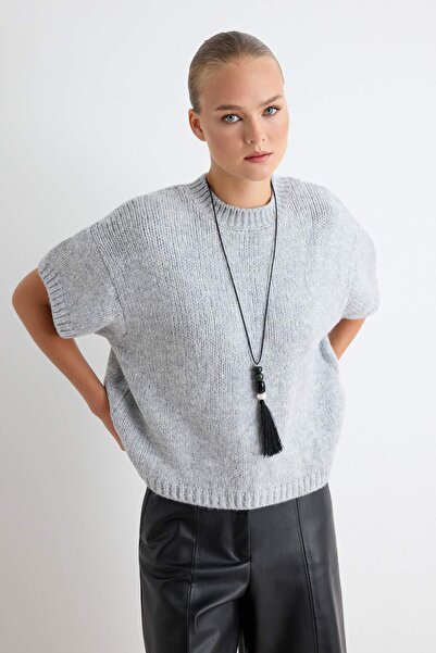 Trendyol Collection Gray Loose Fit Soft-Textured Knit Sweater TWOAW25KZ00021
