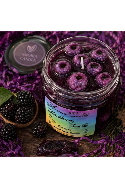 Böğürtlen Reçeli Görünümlü %100 el yapımı, Lotus Çiçeği Kokulu Mum Amoria Candle Reçel Serisi