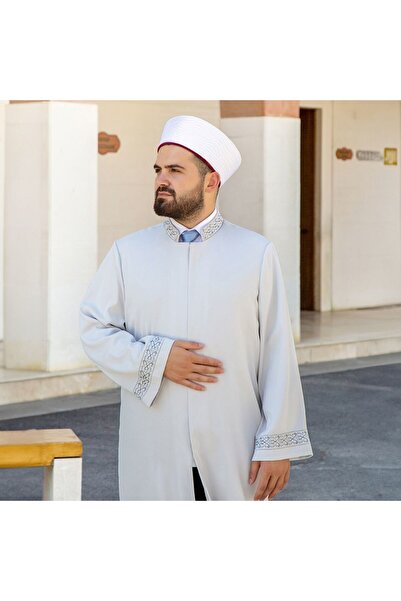 İkranur طراز أسيم إمام كوبسي باللون الرمادي مع تطريز على الأكمام والياقة