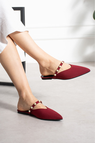 LORENN SHOES شبشب نسائي من الساتان اللؤلؤي باللون العنابي غير اللامع مع تفاصي...
