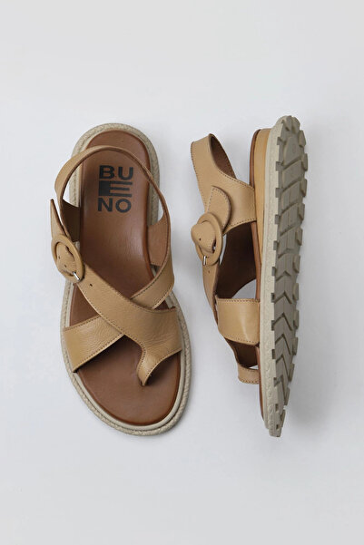 Bueno Shoes صندل نسائي بيج جلد صندل 01wy5408
