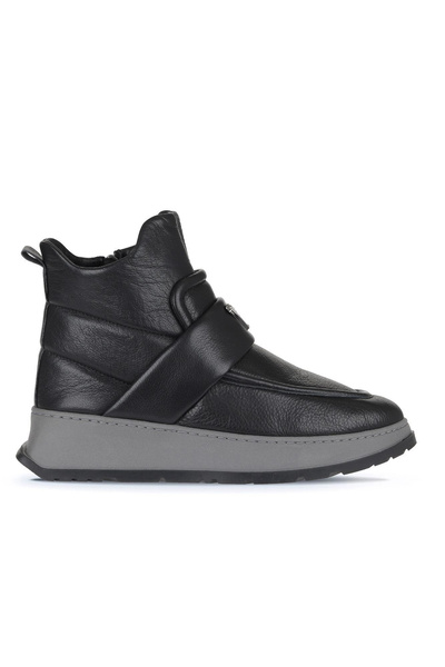 Bueno Shoes Cizme de damă din piele neagră cu toc pană 01wa7403-502