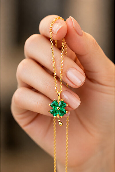 ÇEKİRDEK JEWELRY 925 Ayar Gümüş Zümrüt Taşlı Yonca Kolye