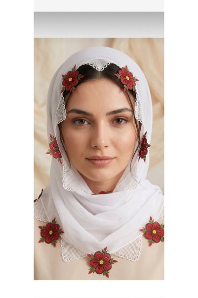 NUMİSTORE Needle-Embroidered White Color Prayer Mat with Prayer Beads