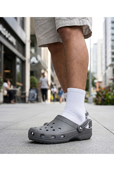 Crocs شباشب كلاسيكية للجنسين - راحة أيقونية وتصميم كروسلايت خفيف للغاية