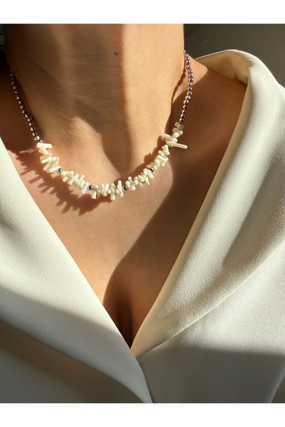 LUSORA ACCESORY White Coral Natural Stone Necklace – Handmade Accessory with Steel Detail