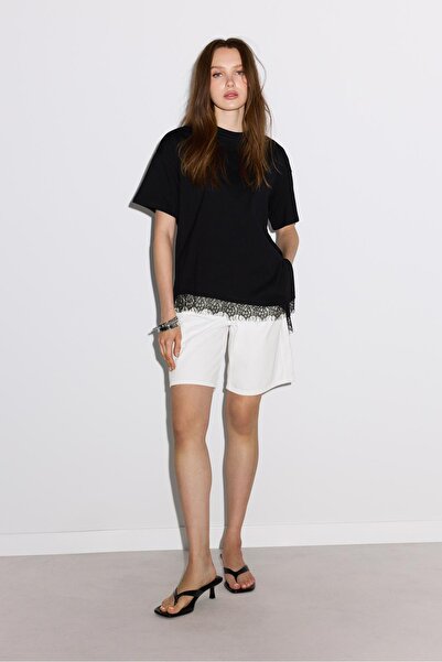 Stradivarius Kısa kollu dantelli etek ucu t-shirt