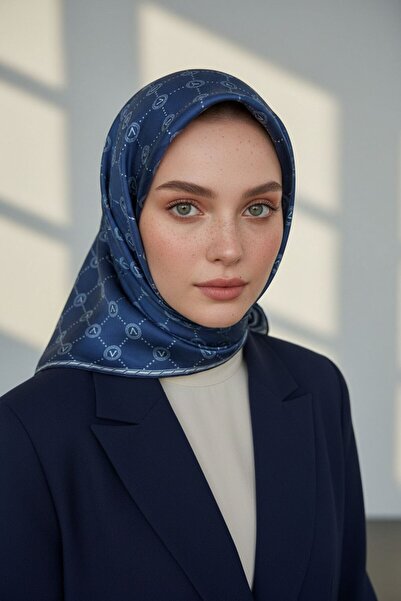 Vissona %100 Twill İpek Monogram Desenli İndigo Renkli 90x90 Eşarp Dikim Şekl...