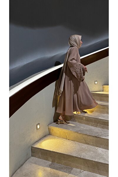 Elif Uysal Atelier Abaya