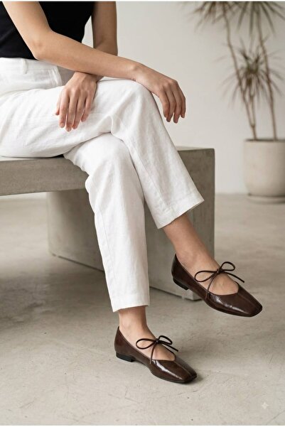 Yula Fashion Shoes حذاء باليه نسائي أنيق من ميا مع تفاصيل أربطة مغلقة