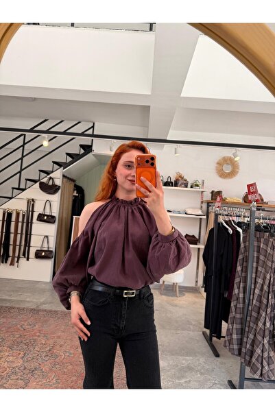 Meltem Ersöz OMUZ DEKOLTELİ BLUZ