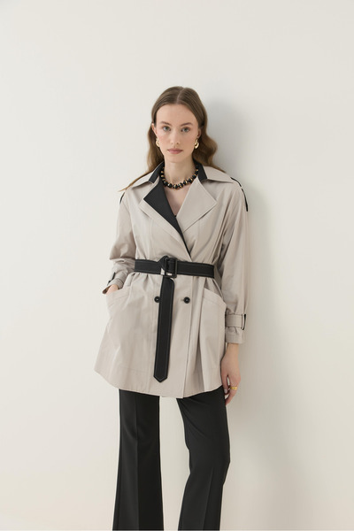 NUR KALAY COLLECTION KONTRAST RENKLİ SU İTİCİ KISA TRENÇKOT
