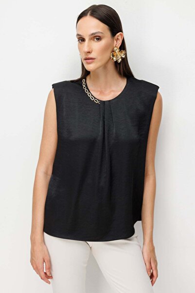 Ekol Zincir Aksesuarlı Drape Detaylı Bluz