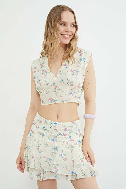 Fulla Moda Μπλούζα με λουλουδάτο σχέδιο και λεπτομέρεια από δαντέλα