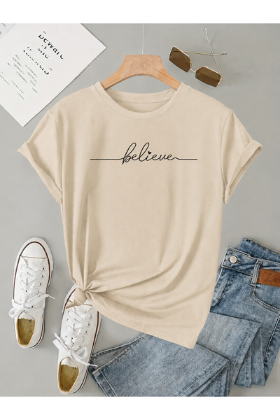 Trend Sizde Μπλουζάκι Unisex σε μπεζ χρώμα με στάμπα Believe και λαιμόκοψη πο...