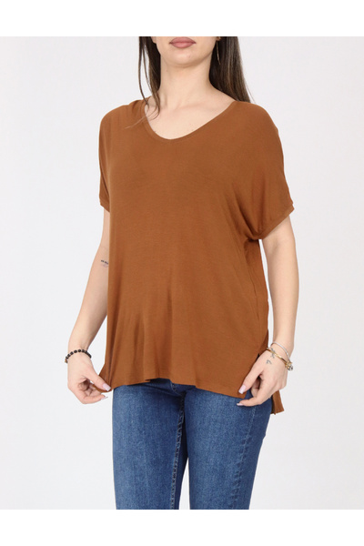 Evendi Tricou, Maro