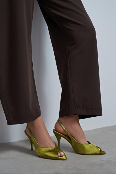NİŞANTAŞI SHOES حذاء نسائي بكعب عالٍ من Roxy باللون الأخضر الساتان مع تفاصيل ...