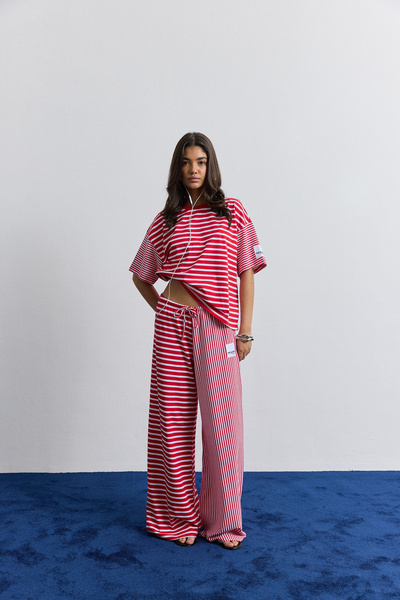 bases. Ριγέ κοντομάνικο μπλουζάκι oversized