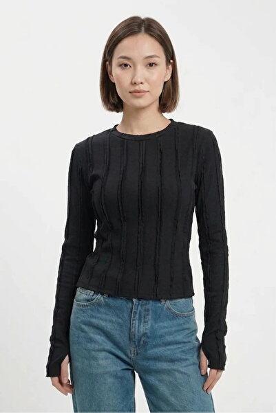 buğrahayalin Women's Round Neck Textured Black Blouse