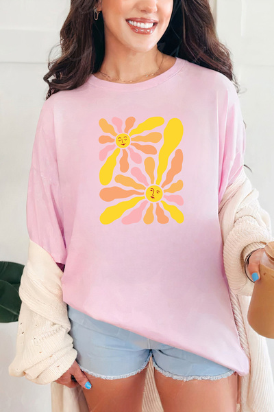 Sarah's Boutique Women's T-shirt – 100% cotton – Sunny Flowers