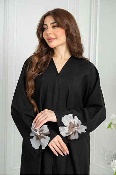 EKEA ABAYA عباية زمرد من متجر (EKEA ABAYA) – قماش ملكي طايح بقصة نصف كلوش | ع...