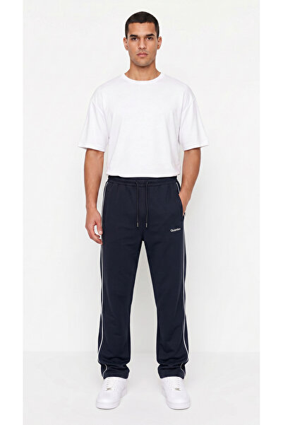 Erkek Lacivert Renk Rahat Kalıp Yanı Çift Biyeli Düz Paça Cebi Fermuarlı Eşofman