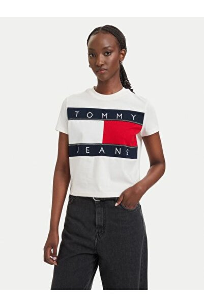 Tommy Hilfiger BEYAZ LOGOLU BASKILI KADIN T-SHIRT