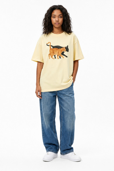 EFFRENATU Women's T-Shirt Cream Two Cats Heart Print Cute Oversized Casual