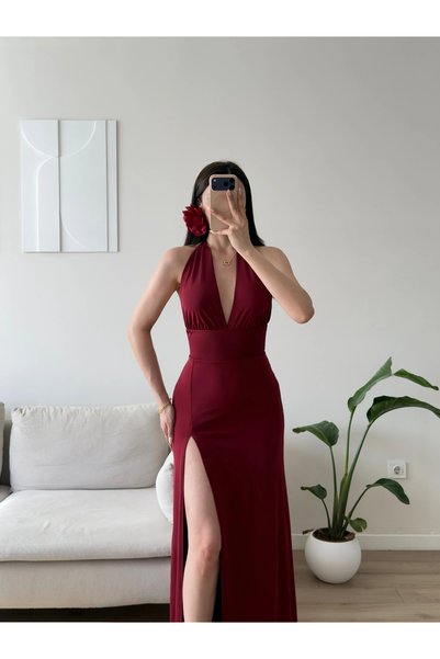 Zoom Butik Halter Yaka Sırt Bağlamalı Yırtmaçlı Maxi Elbise - BORDO