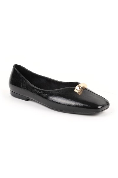Libero Women's Ballet Flats Shiny Patent Leather V-Neck Metal Detailed Blunt ...