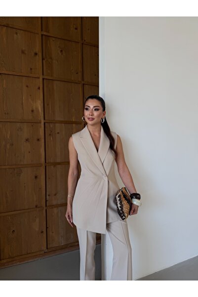 Nadrina Elegant Vest with Front Detail