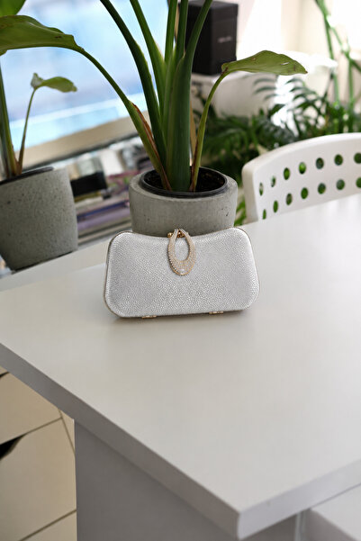Moom Bag Kadın Gümüş Kilit Detaylı Zincirli Kasalı Abiye Çantası