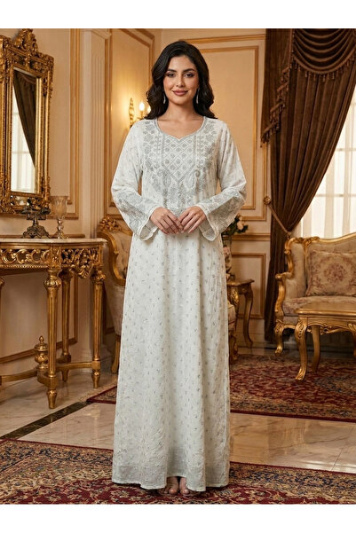 Finelook جلابية مطرزة بتقنية الشيكانكاري مع ياقة مزينة بالخرز | فستان ماكسي ط...