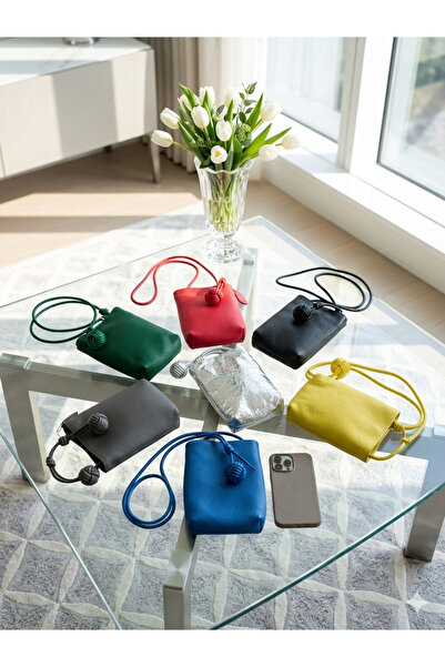 waedline Crossbody Phone Bag with Strap - Fuchsia