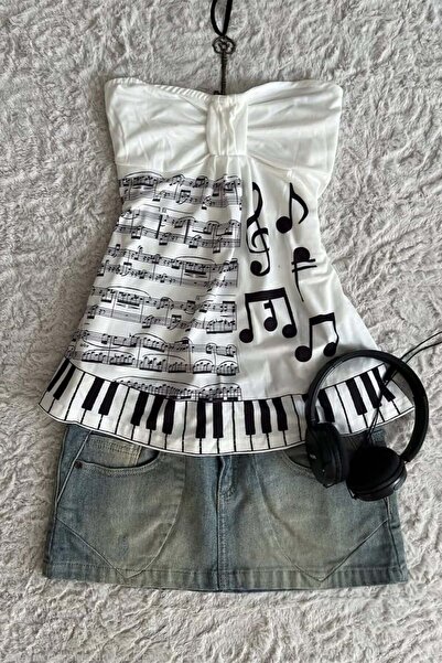 Yukatay Beyaz Nota Desenli Piano Detaylı Y2K Straplez Crop