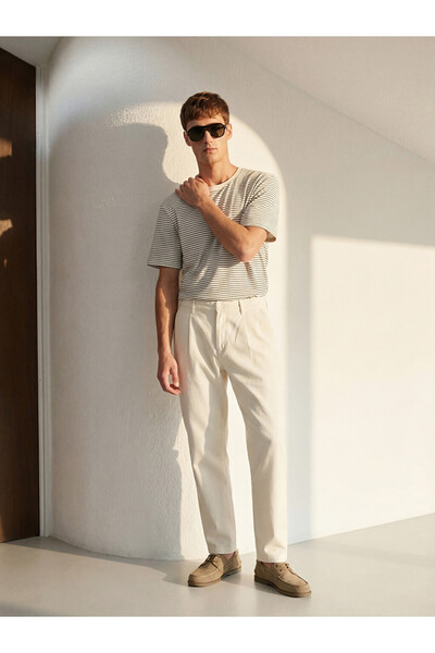 LC Waikiki Esvab • Modern & Distinctive Standard Fit Pleated Men's Chino Pants