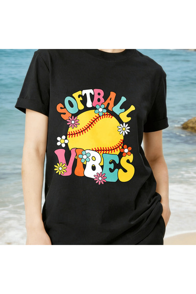 BASEPULSE تي شيرت نسائي أسود بطبعة زهور من Softball Vibes، 100% قطن نقي، مريح...