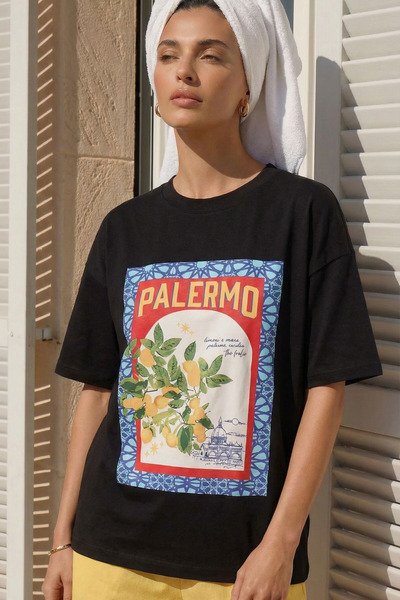 STYKEER Unisex Oversized T-Shirt with Floral Motif Print Black / White