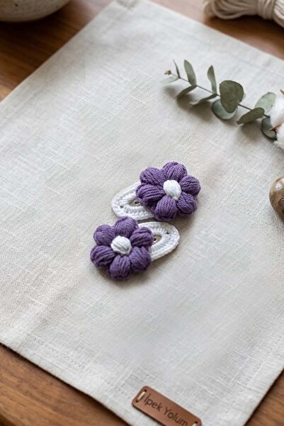 GRI MOR TEKSTIL РЪЧНО ПЛЕТЕНА КЛИПС-ЗАКОЛЯВКА С ДИЗАЙН НА МАРИЧКИ, 5 СМ