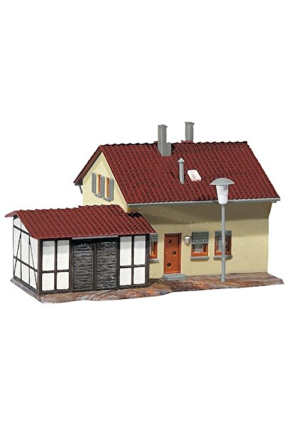 Faller Clădire cu garaj pentru cale ferată, Faller, H0, 127x114x75mm, 80 pies...