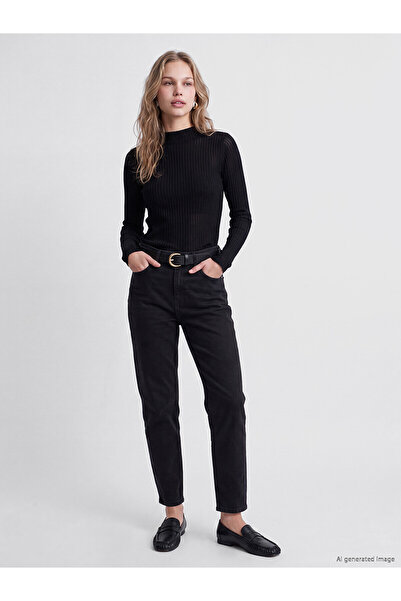 LC Waikiki بنطلون جينز نسائي أسود من LCW Jeans بقصة موم فيت
