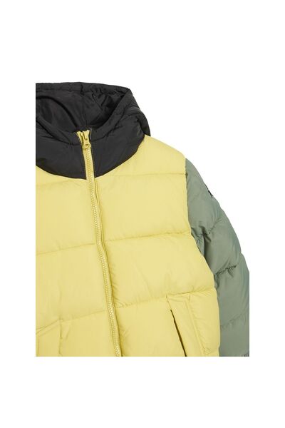 United Colors of Benetton Geacă de iarnă pentru băieți 2WU0CN06N Multicolor