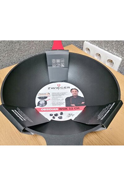ZWIEGER Tigaie Wok Obsidian 32 cm cu strat antiaderent și mâner moale