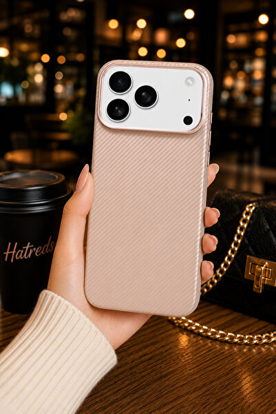 Hatreds iPhone 17 Pro Max Uyumlu MagSafe Karbon Fiber Görünümlü Kılıf Bej