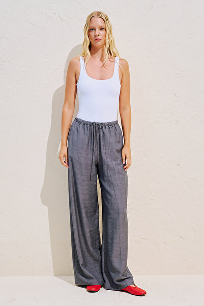 Manuka Textured Tie-Up Pants Gray