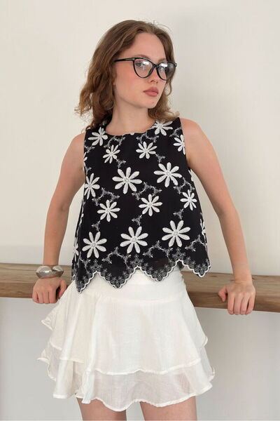 VERYMODA Embroidered Sleeveless Blouse - Black |   D2872